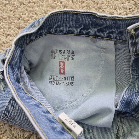 Vintage Levi's 519 Women's Light Wash Blue Denim Cutoff Shorts - Picture 8 of 14